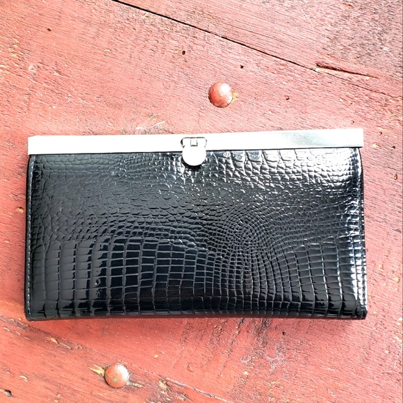 EUC Black Leather Wallet - Picture 1 of 7